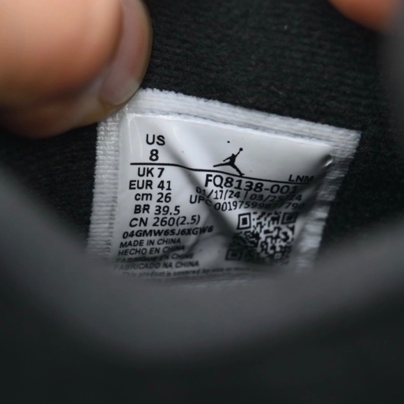 Jordan 4 “White Thunder” - Picture 4 of 8